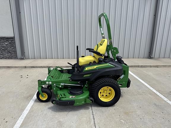 Image of John Deere Z920M equipment image 1