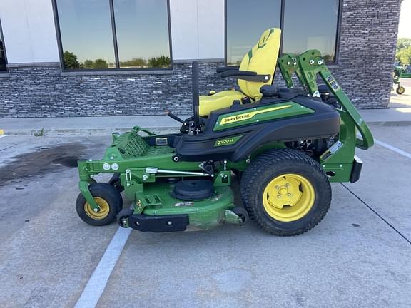 Image of John Deere Z920M equipment image 2