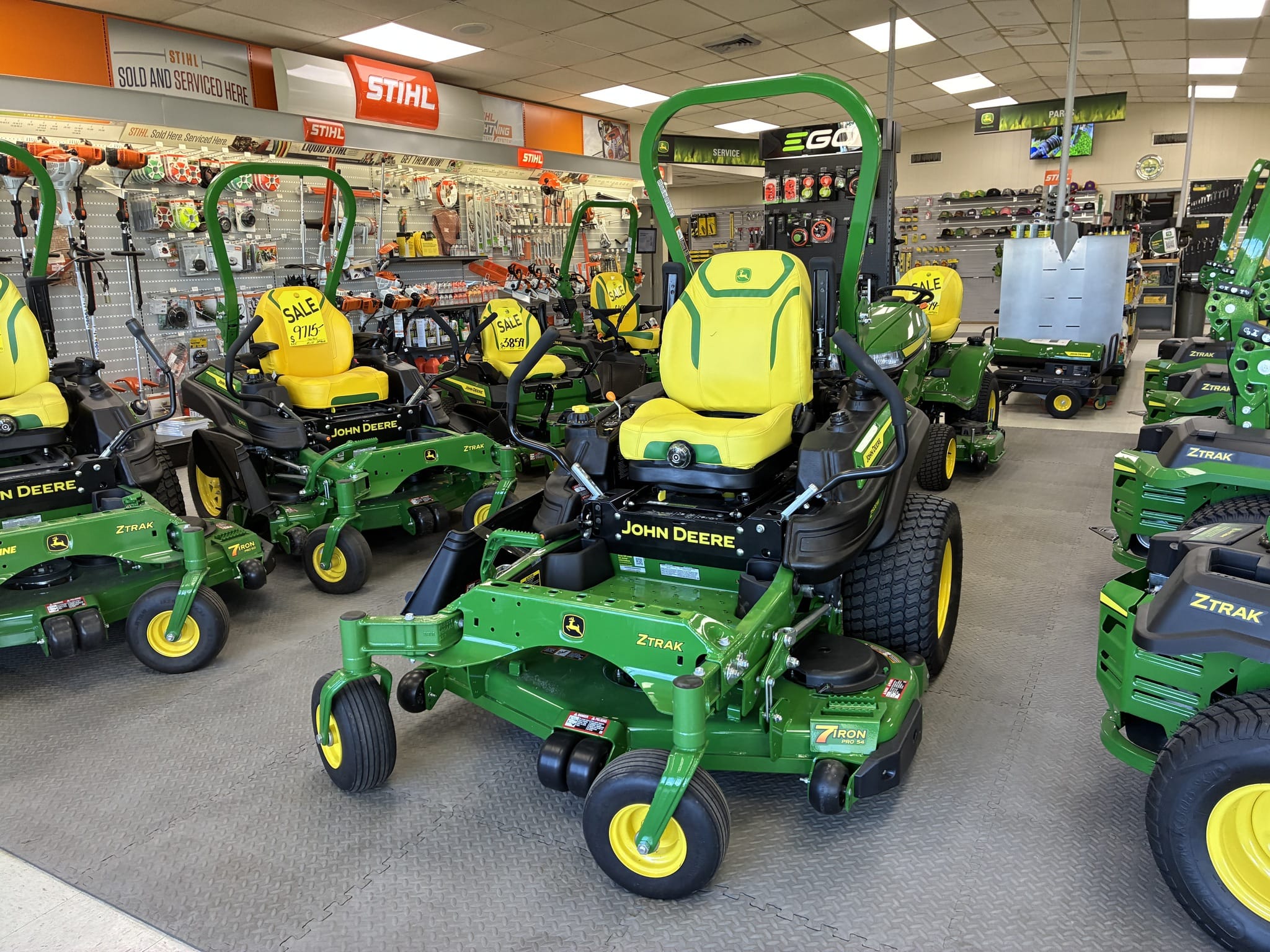 2024 John Deere Z920M Equipment Image0