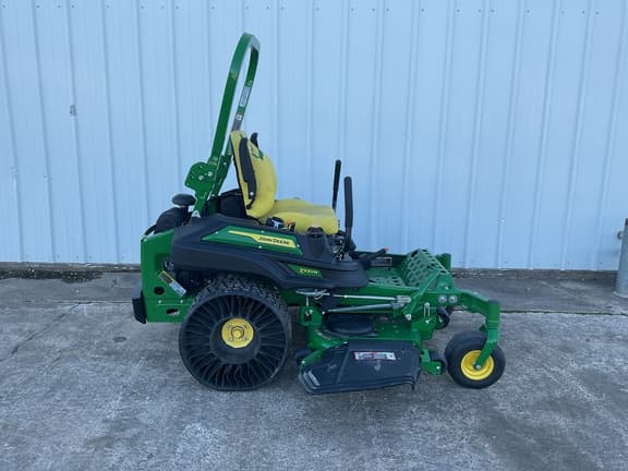 Image of John Deere Z920M equipment image 1