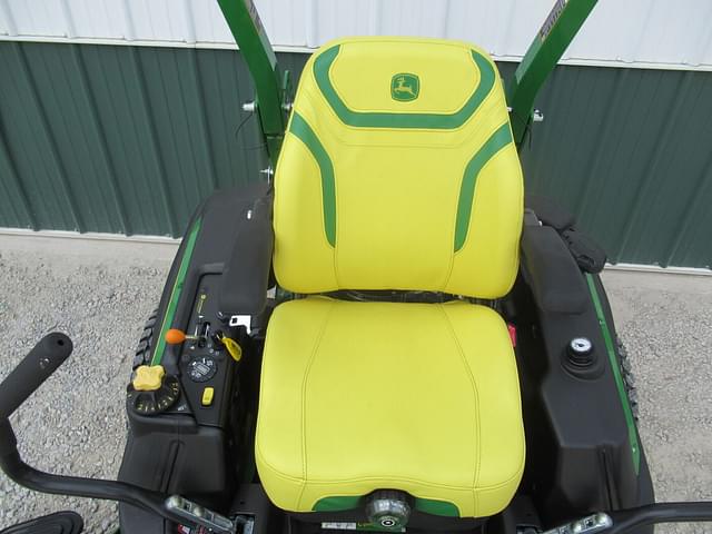 Image of John Deere Z920M equipment image 4