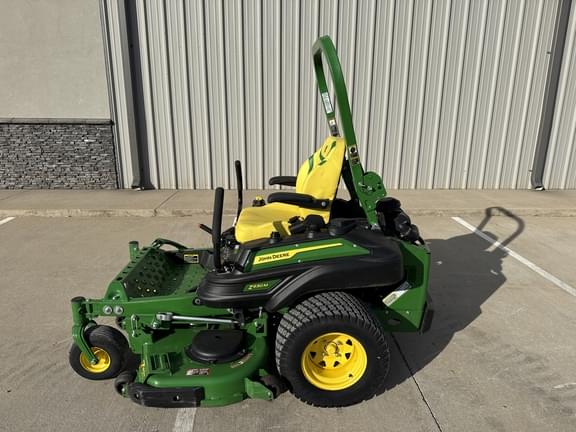 Image of John Deere Z930M equipment image 1