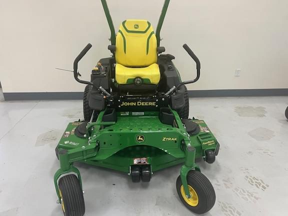 Image of John Deere Z930M equipment image 1