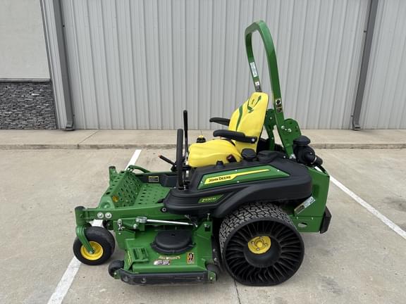 Image of John Deere Z930M equipment image 1
