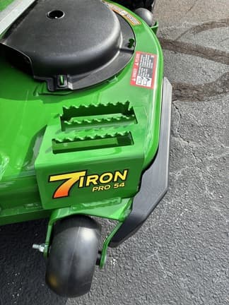 Image of John Deere Z930M equipment image 1