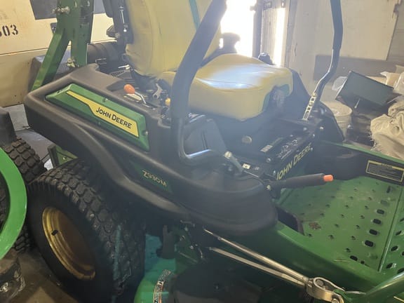 Main image John Deere Z930M