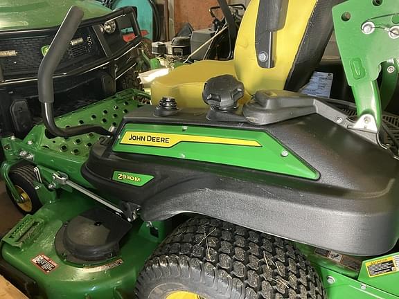 Image of John Deere Z930M Image 1