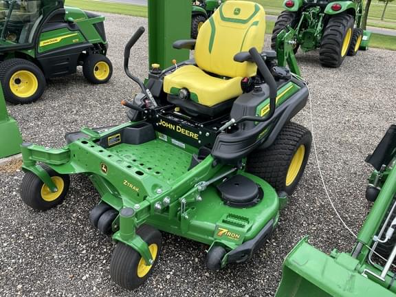 Image of John Deere Z930M equipment image 1