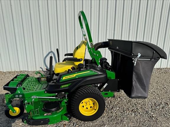 Image of John Deere Z930M equipment image 1