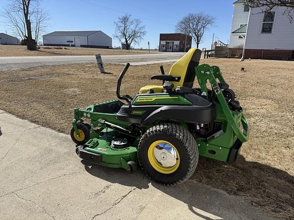 Image of John Deere Z930M equipment image 1