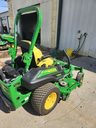 Image of John Deere Z930M equipment image 1