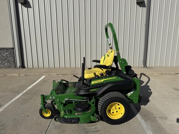 Image of John Deere Z930M equipment image 1