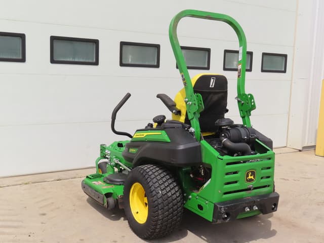 Image of John Deere Z930M equipment image 1