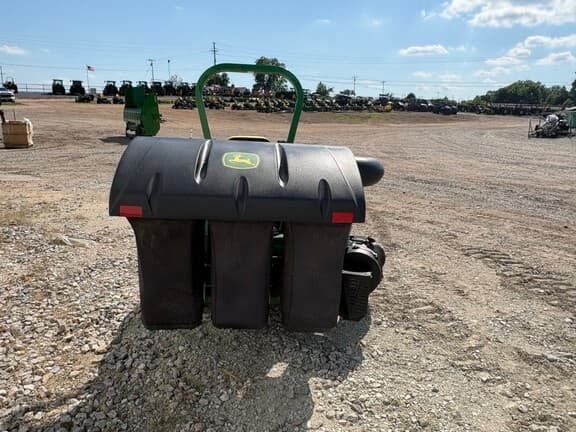 Image of John Deere Z930M equipment image 3