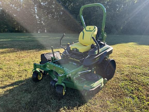 Image of John Deere Z930M equipment image 1