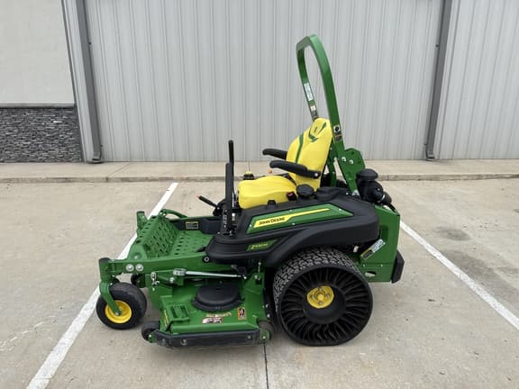 Image of John Deere Z930M equipment image 1