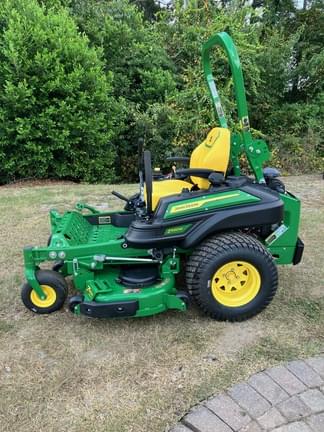Image of John Deere Z930M equipment image 1