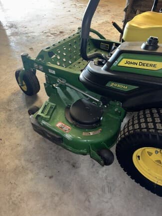 Image of John Deere Z930M equipment image 3