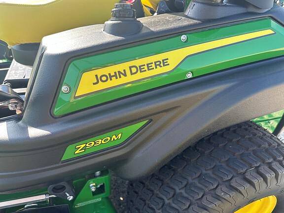 Image of John Deere Z930M equipment image 3