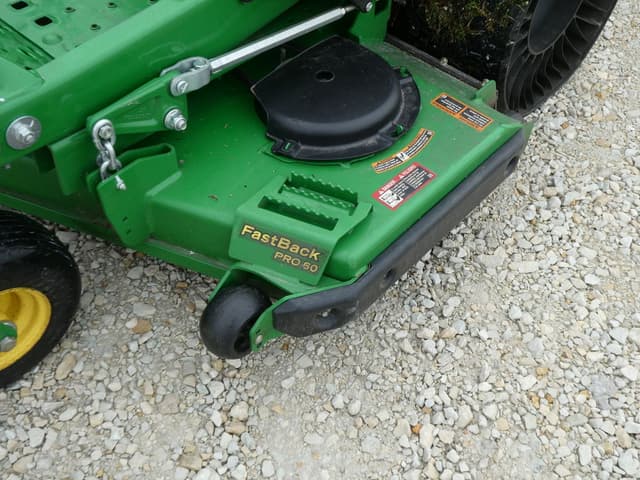 Image of John Deere Z930M equipment image 4