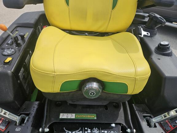 Image of John Deere Z930M equipment image 4
