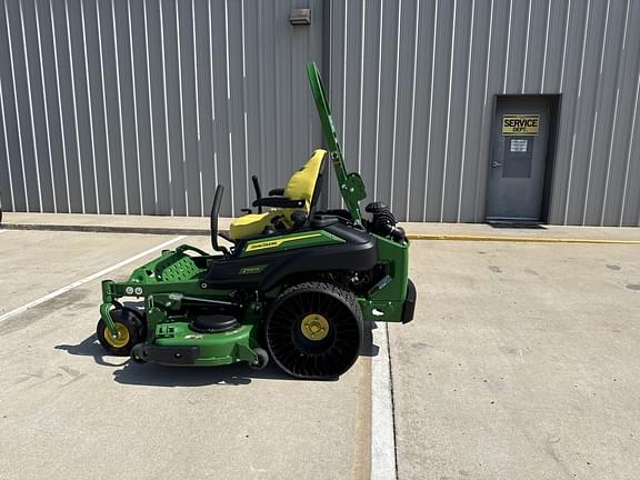 Image of John Deere Z930M equipment image 1