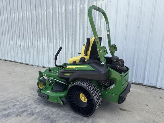 Image of John Deere Z930M equipment image 2