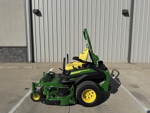 Image of John Deere Z930M equipment image 1