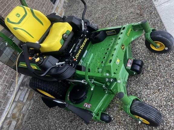 Image of John Deere Z930M equipment image 1
