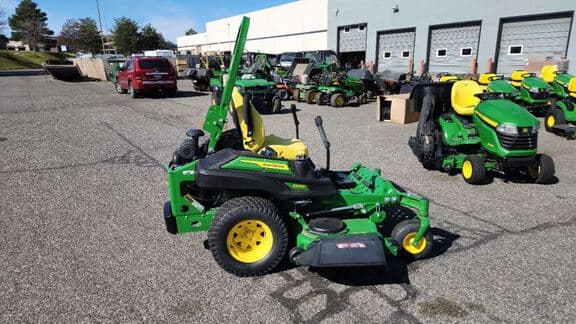 Image of John Deere Z930R equipment image 1