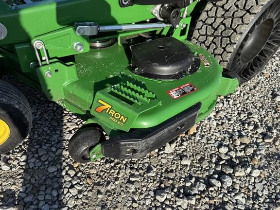 Image of John Deere Z930R equipment image 1