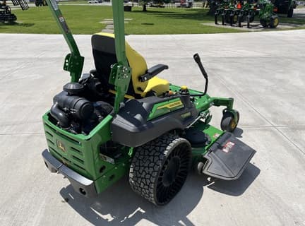 Image of John Deere Z930R equipment image 2