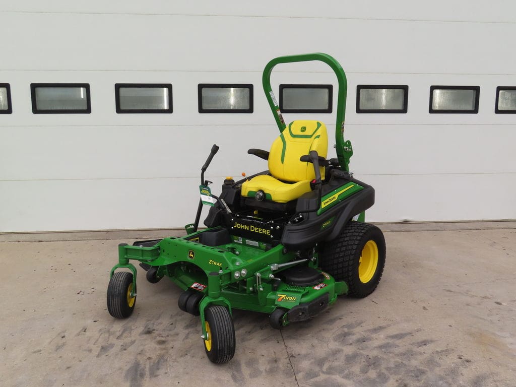 2024 John Deere Z930R Equipment Image0