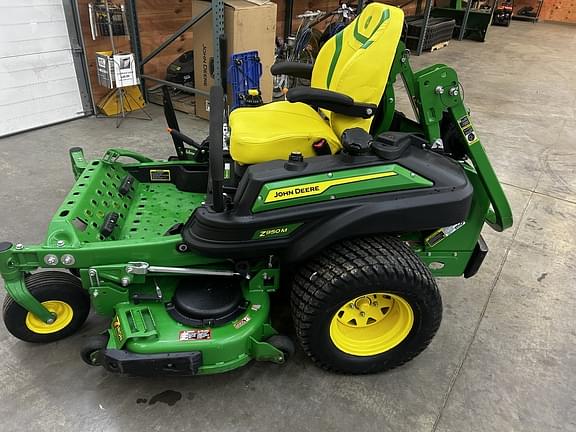 Image of John Deere Z950M equipment image 1