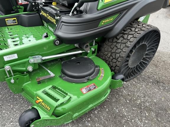 Image of John Deere Z950M Image 1