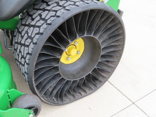 Image of John Deere Z950R equipment image 4