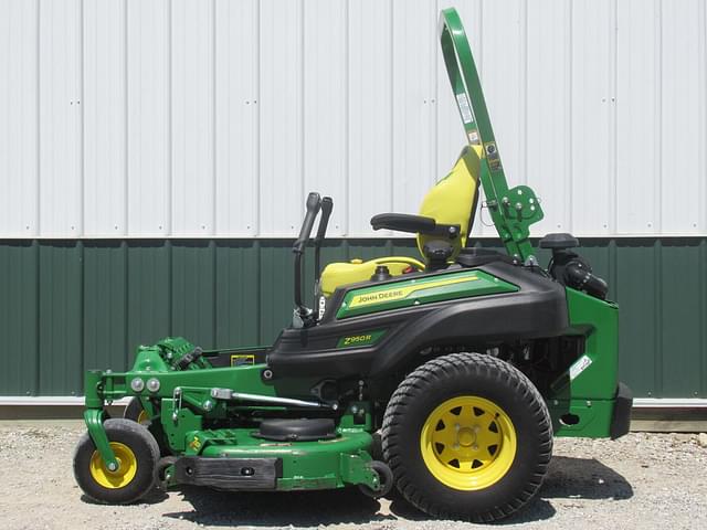 Image of John Deere Z950R equipment image 1