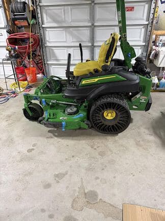 Image of John Deere Z960M equipment image 4
