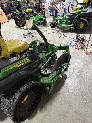 Image of John Deere Z960M equipment image 2