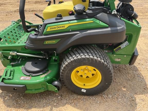 Image of John Deere Z960M equipment image 4