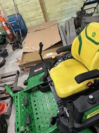 Image of John Deere Z970R equipment image 4