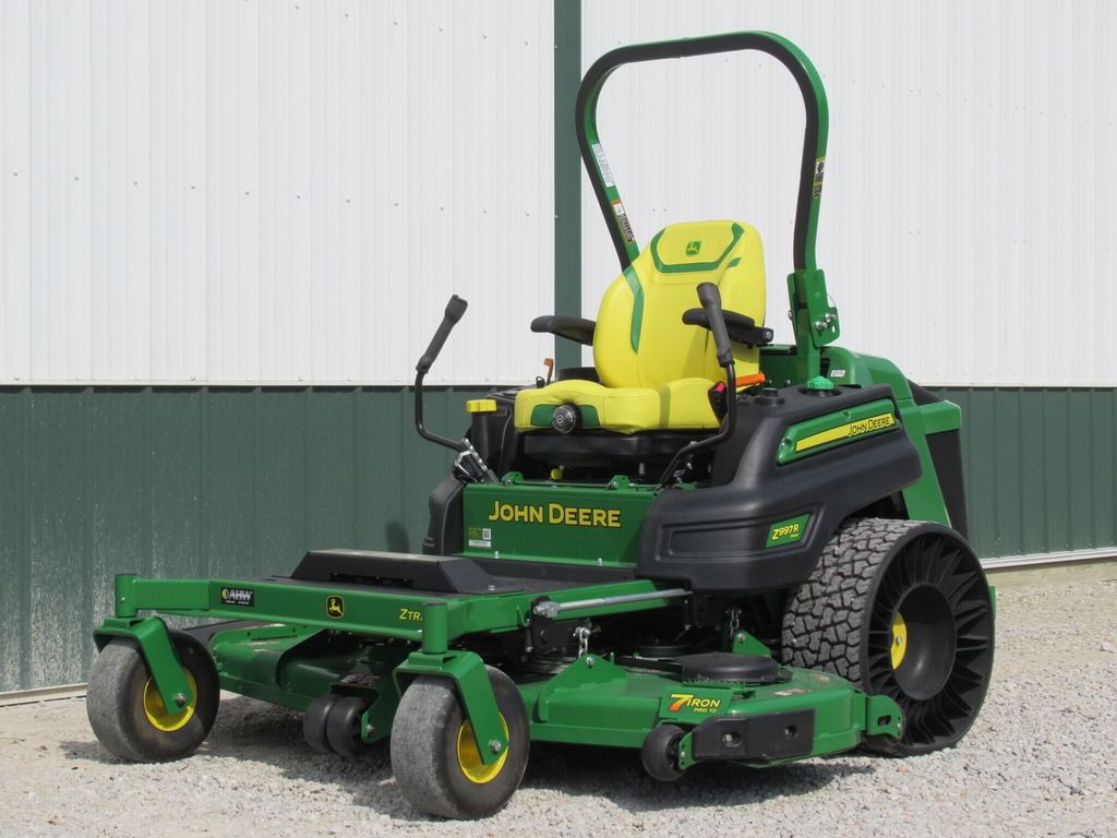 2024 John Deere Z997R Equipment Image0