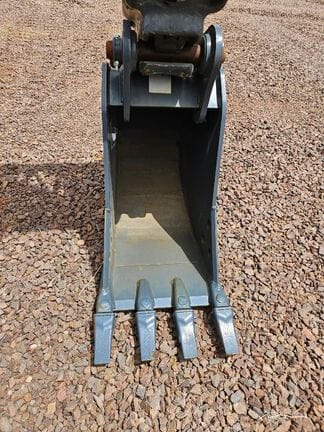 2024 JRB 135HD24 Equipment Image0