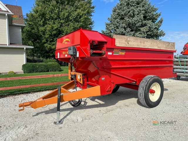 Image of Kelly Ryan Feed-R-Wagon equipment image 1