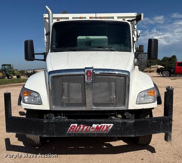 Image of Kenworth C500 equipment image 1