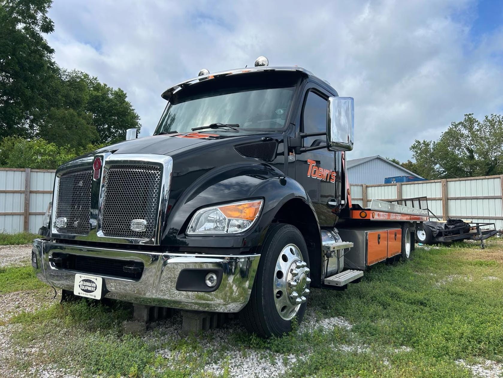 2024 Kenworth T280 Equipment Image0