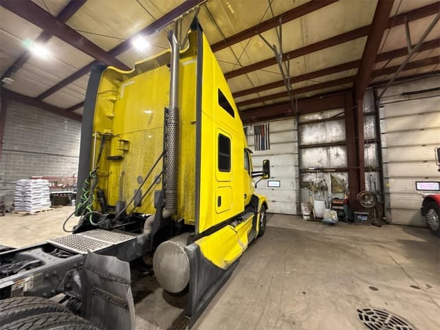 Image of Kenworth T680 equipment image 3