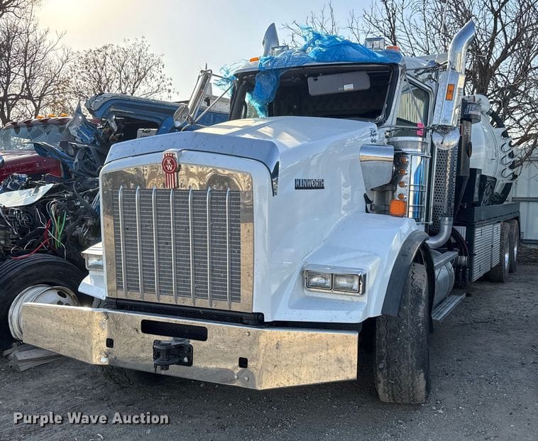 2024 Kenworth T800 Equipment Image0