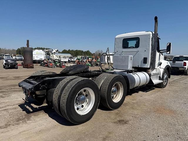 Image of Kenworth T880 equipment image 4