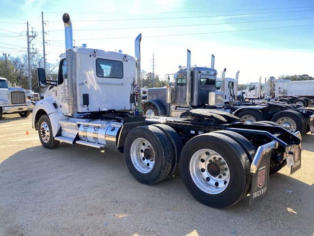 Image of Kenworth T880 equipment image 1
